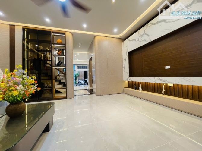 PHÂN LÔ PHỐ VỌNG - 81M2 - MT 5M 2 THOÁNG - THANG MÁY - Ô TÔ TRÁNH NHAU - 2X TỶ - 2