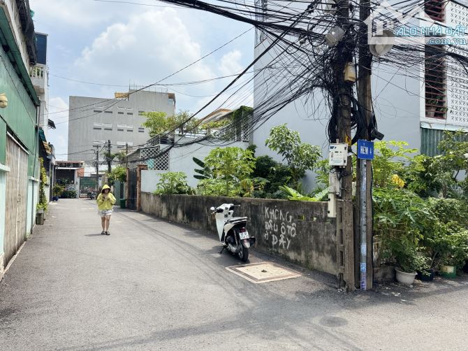 Bán lô đất MT đường Ngay Tây Hoà - 6 x 18 = 108m2. 9.8 tỷ - 2