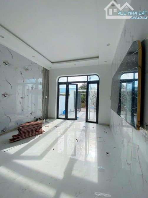 🔥CHỦ NGỘP BÁN GẤP – HẠ GIÁ 100 TRIỆU -NHÀ 1 TRỆT 1 LẦU – Ở NGAY – SỔ RIÊNG - 2