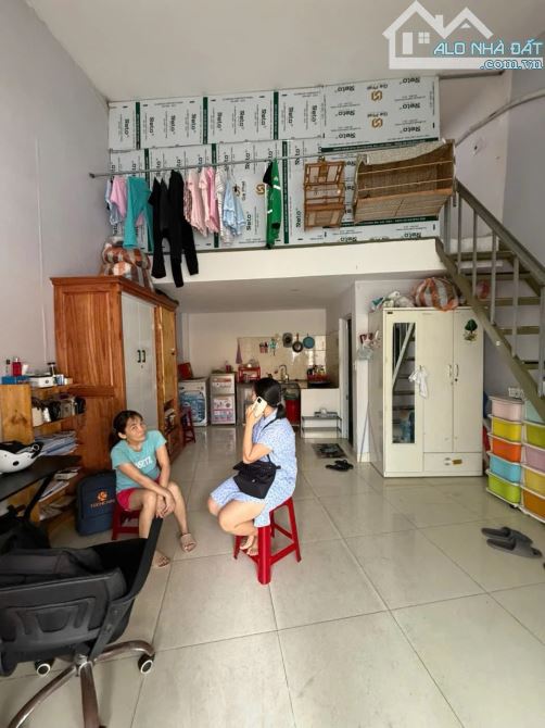NHÀ CÓ DÒNG TIỀN 2 MẶT KIỆT Ô TÔ SÁT CHỢ HOÀ MỸ- THÔNG TÔ HIỆU - CHỈ 3 TỶ - 2