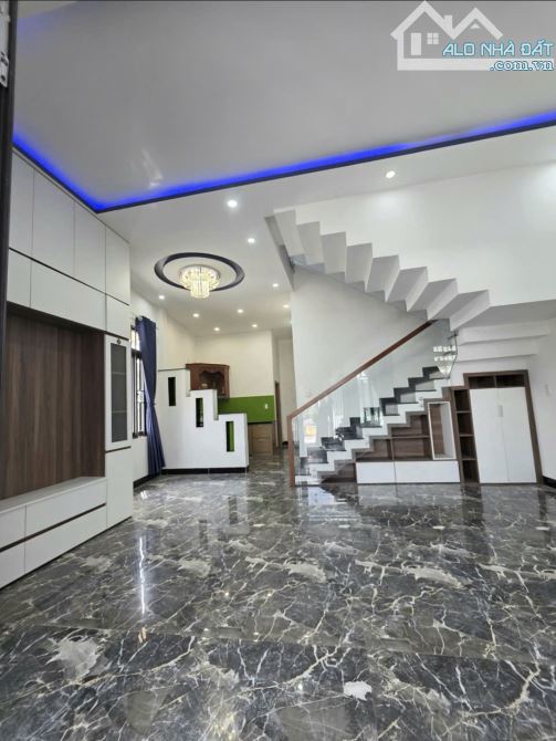 Nhà 2 MẶT KIỆT rộng 5M_ Đường HOÀNG VĂN THÁI_ Hướng ĐÔNG mát mẻ - 2
