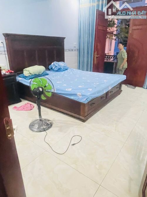 Bán nhà HXH 6M ngay Võ Thành Trang - 4 tầng - DT 4 x 17 - khu Bảy Hiền - giá 9.9 tỷ TL - 2