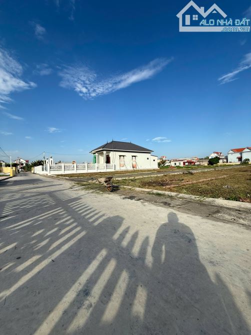 Cần bán mảnh đất tại biển Quất Lâm DT 100m2 giá bán 1tỷ920 triệu/lô - 2