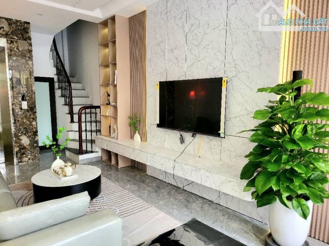 SIÊU PHẨM NGÔ XUÂN QUẢNG-GIA LÂM VIEW HỒ- NGÕ 4M- XÂY MỚI THANG MÁY- NỘI THẤT ĐẸP - 2