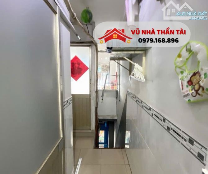 Bán Nhà Hoàng Diệu, 9 phòng ngủ, Q.4, 5 lầu, 32 m2, Hẽm 3m, nhỉnh 6 Tỷ. - 2