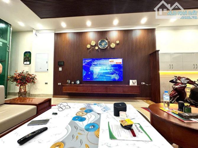 BÁN NHÀ NGUYỄN HY QUANG HOÀNG CẦU ĐỐNG ĐA 60m2x4T đẹp vài bước ra phố - 2