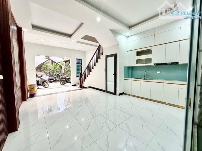 🏡 BÁN GẤP NHÀ 5 TẦNG – KHU VỰC NHỔN, GẦN ĐẠI HỌC CÔNG NGHIỆP HÀ NỘI 🔹 Diện tích: 37m² x - 2