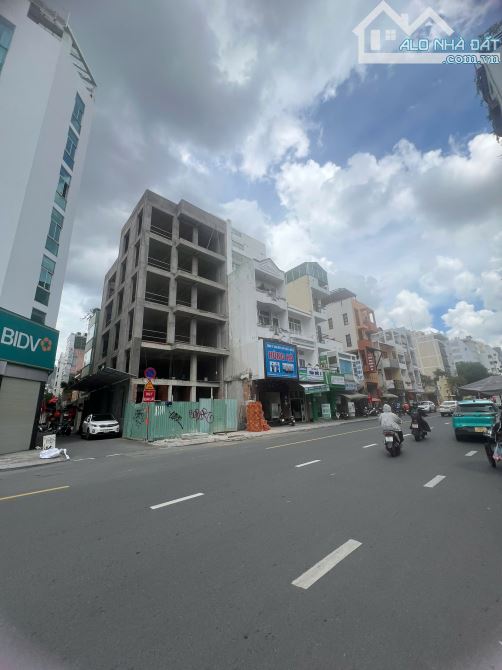 Tòa Nhà 52 Nguyễn Bỉnh Khiêm Quận 1 DT 9x18m 7 tầng giá thuê 320 triệu - 2