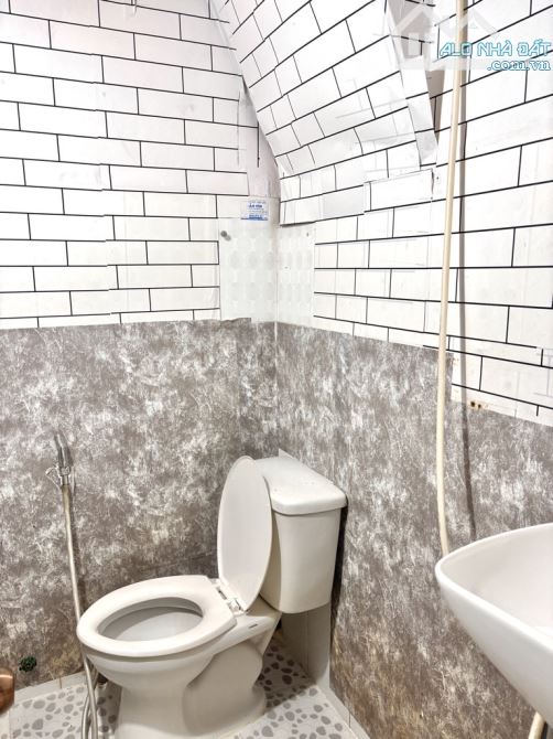 BÁN NHÀ ĐƯỜNG CHU VĂN AN P.12, BÌNH THẠNH, 16M2 *3.3MX 2 TẦNG, 2.x TỶ - 2