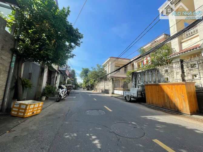 Bán nhà 3 tầng 169m2 (5x33) Mặt tiền đường Tô Hiến Thành - Gần Biển Mỹ Khê - 2