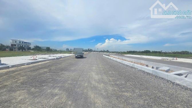 Lô đất vàng mặt tiền đường lớn - cách công viên nước Sun World Sầm Sơn chỉ vài bước chân - 2