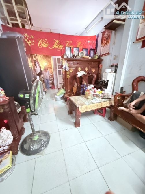 Bán nhà đường Nguyễn Sơn, Tân Phú, 35m2, 2 Tầng, 3,5 m x 10m, chỉ 3 tỷ 5. - 2