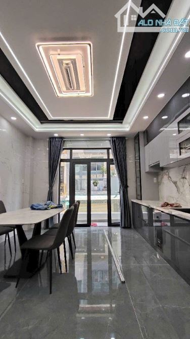 HÓT.CẦN BÁN NHÀ ĐẸP 4 X15 --4 TẦNG --HXT--4 PN  BÌNH THÀNH BHHB BT CHỈ 6,75 TỈ - 2