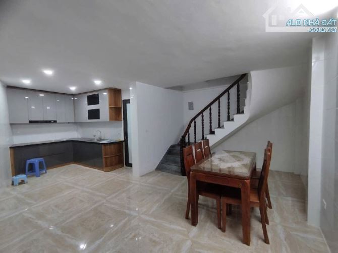 Bán nhà P. Định Công, HN, DT 32 m2, 5 tầng, Mt 5m, giá bán 6.5 tỷ 🔥Mô tả: ☀️ Nhà khu vực - 2
