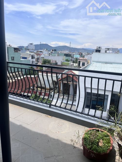 Bán nhà 3tầng kiệt ô tô tránh, đường cù chính lan,Thanh Khê, dt:41m2,giá :5,2tỹ. - 2