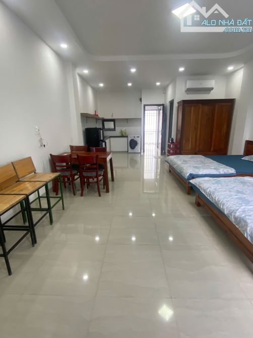 Cho thuê cân hộ có bếp khép kín rộng đẹp dt 50m full nội thất ngay Dã Tượng cách biển 100m - 2
