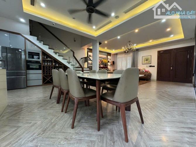 NHANH!1 NHÀ RA PHỐ HỒ TÙNG MẬU,CẠNH GA TÀU,DT=42Mx5T,MT=4.2m. 8.5ty - 2