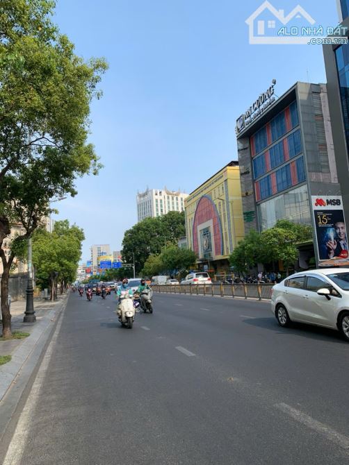 Bán Nhà MT Đường Thương Hiệu Nguyễn Văn Trỗi Q.PN. 5.5m x 12m. 8Tầng HĐT 90tr/th Chỉ 30Tỷ - 2