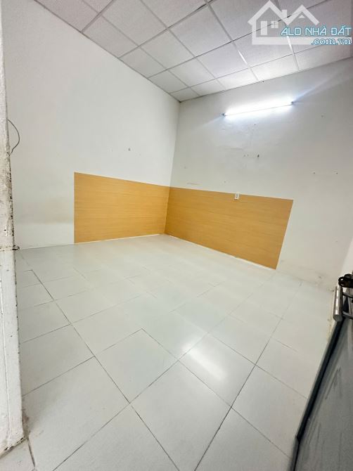 Bán lô đất tặng nhà cấp 4 kiệt nhựa ô tô gần 6m, sát đường Bùi Tá Hán - khu Nam Việt Á - 2
