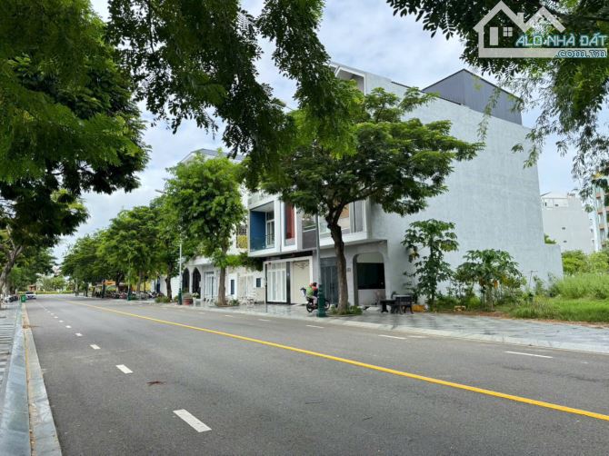 Lô đẹp C4-37 (105m2) ngang mặt tiền 7m, hướng biển khu trung tâm Ocean Dunes - 2