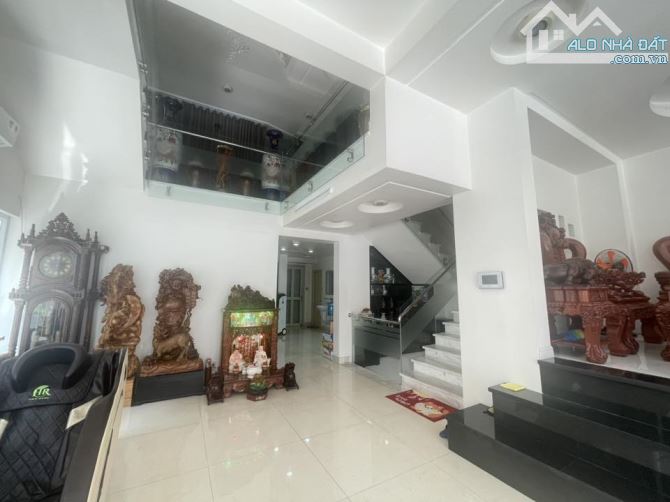 Biệt thự khu Tên Lửa Aeon Mall, MT đường Số 32A, 10 x 20m, 3 tấm, 26 tỷ - 2