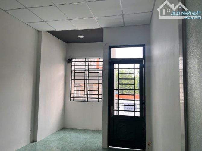 CHỦ CẦN  BÁN GẤP - NGAY CÔNG VIÊN LÀNG HOA - 66m2-  NHÀ CẤP 4 CÓ 3 PHÒNG TRỌ CHO THUÊ  8 t - 2