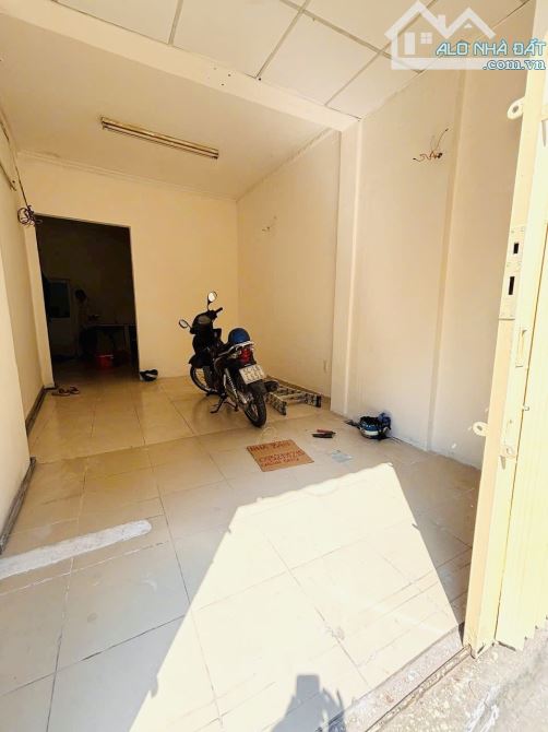 Nhà bán Mặt tiền kinh doanh đường Tám Danh, 2 tầng (3.3x8), nở hậu P4Q8 - 2