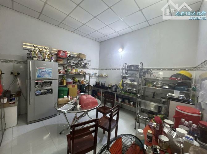 BÁN GẤP! NHÀ GÓC 2 MẶT HẺM XE HƠI - 130.7M² HÓC MÔN - 2