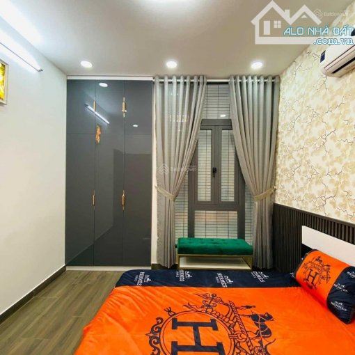 Bán khách sạn MT Trường Chinh, Dt 10 x 30m. Hầm 6 lầu ST, 45 Phòng, Thu Nhập 350tr/ Tháng - 2