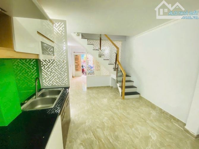 Nhà 3 tầng 3.5x10m 4PN 3WC 100/7/66 Lê Quang Định 4.65 tỷ - 2