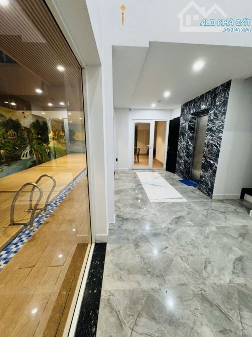 Bán biệt thự cao cấp đường Trần Sâm diện tích 180m2; ngang mặt tiền 10m ; giá 20 tỷ - 2