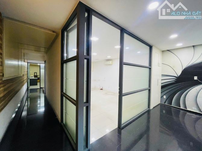 Mặt tiền Hoàng Văn Thụ, P.8, Q.Phú Nhuận, 6m*23m, trệt lầu, 55tr/th - 2