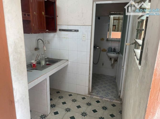 BA ĐÌNH -  NHÀ 33M2 X 3 TẦNG - CHẮC CHẮN - NGÕ RỘNG, ĐẸP - GẦN PHỐ - TRƯỚC NHÀ ĐỂ 6-7 XE - 2