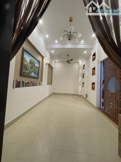 Bán CHDV/khách sạn hẻm xe hơi Trần Quang Khải, Q.1 - ngang hiếm 9.6m, giá: 18.6 tỷ - 2