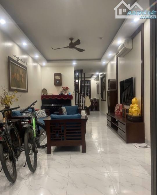 Cần bán nhà mặt phố Phạm Thận Duật 5tầng full nội thất. - 2