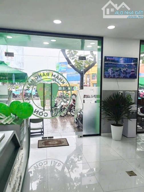 Mặt tiền Nguyễn Oanh , trệt 2 lầu, đang cho thuê 50tr/thang - 2