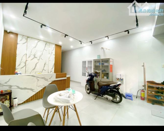 Mặt tiền khu Lữ Gia, P.15, Q.11, DT: 72m2, Sáu tầng + thang máy, giá 25 tỷ 5. - 2
