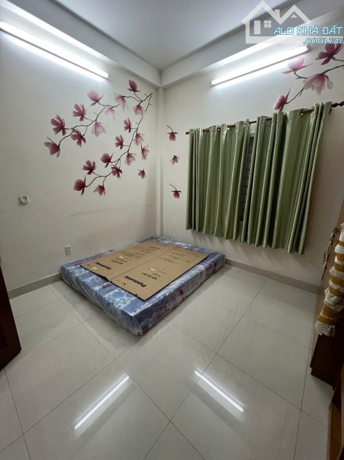 Nhà mới ở ngay hẻm xe hơi Tô Hiến Thành, Q10 - 5 tầng, 5PN, DTSD: 185m2 sổ vuông - 12,9 Tỷ - 2