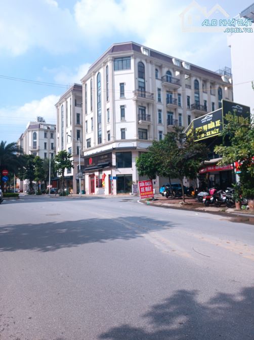 BIỆT THỰ LIỀN KỀ ĐẠI MỖ – 82M² – 4 TẦNG KIÊN CỐ – MẶT TIỀN 5,2M – GẦN NGÃ TƯ LÊ QUANG ĐẠO - 2