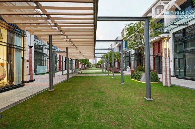 🔥[NHÀ BÈ] SIÊU PHẨM LÔ GÓC 343M² – HẦM, THANG MÁY – DÒNG TIỀN 100TR/THÁNG – CHỈ HƠN 40 TỶ - 2