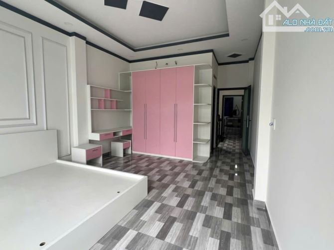 NHÀ MẶT TIỀN DĨ AN, 82M2,  2 LẦU,TRUNG TÂM DĨ AN, 5 ĐỒNG TL NGAY - 2