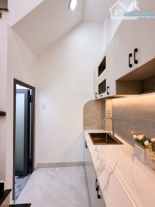 Bán Nhà Bình Thạnh - Mặt Tiền Thụt - Gần Bà Chiểu - 4 Tầng - Full Nội Thất - Chỉ 5.55 Tỷ - 2