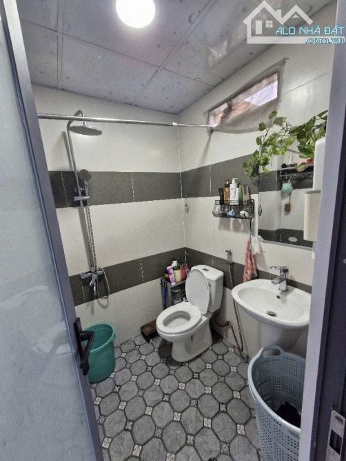 Bán nhà 4.1*11m 3 tầng sân thượng 4pn sổ hồng riêng 4.5 tỷ - 2