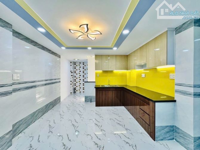 Bán Nhà Bình Thạnh - Ngay Bà Chiểu - Nhà Đẹp 4 Tầng - Vào Ở Ngay - Chỉ 7.2 Tỷ TL - 2