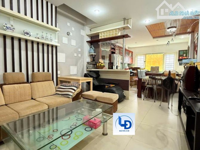 Cơ hội đầu tư .Nhà trên đường Nguyễn Tri Phương, quận 10 –  dòng tiền ổn định.#111373 - 2
