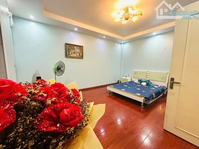 BÁN MẶT PHỐ LÒ ĐÚC, LÔ GÓC,  55m2/ MẶT TIỀN 4,2m - 26 TỶ - VỈA HÈ ĐÁ BÓNG. - 2