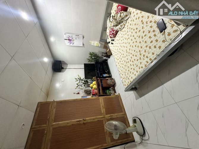 PHỐ 8/3🏡NHÀ TẬP THỂ TẦNG 1 - DTSD 30M – 2PN - GẦN PHỐ - GIÁ TỐT, CHỈ NHỈNH 1 TỶ – Ở NGAY - 2