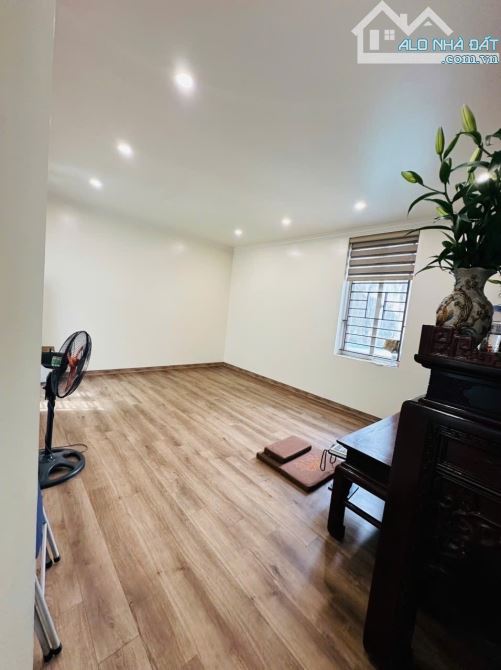Bán nhà phố Chùa Bộc thoáng trước sau, Dt 50m2, 5t, mt 4m, vài bước ra phố. - 2