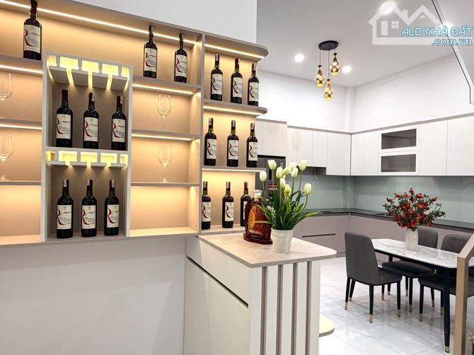 NHÀ MỚI THIẾT KẾ HIỆN ĐẠI - MT HẺM 3 XE HƠI NÉ NHAU 133 Nơ Trang Gưh - 2
