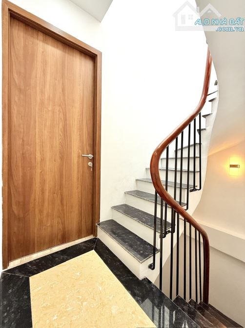 Bán nhà phố Bạch Mai ngõ nông thoáng sáng, Dt 32m2, 5t, mt 3.5m, về ở ngay. - 2